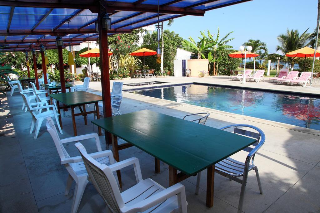 Hotel Puerto Ballesta Tonsupa Bagian luar foto