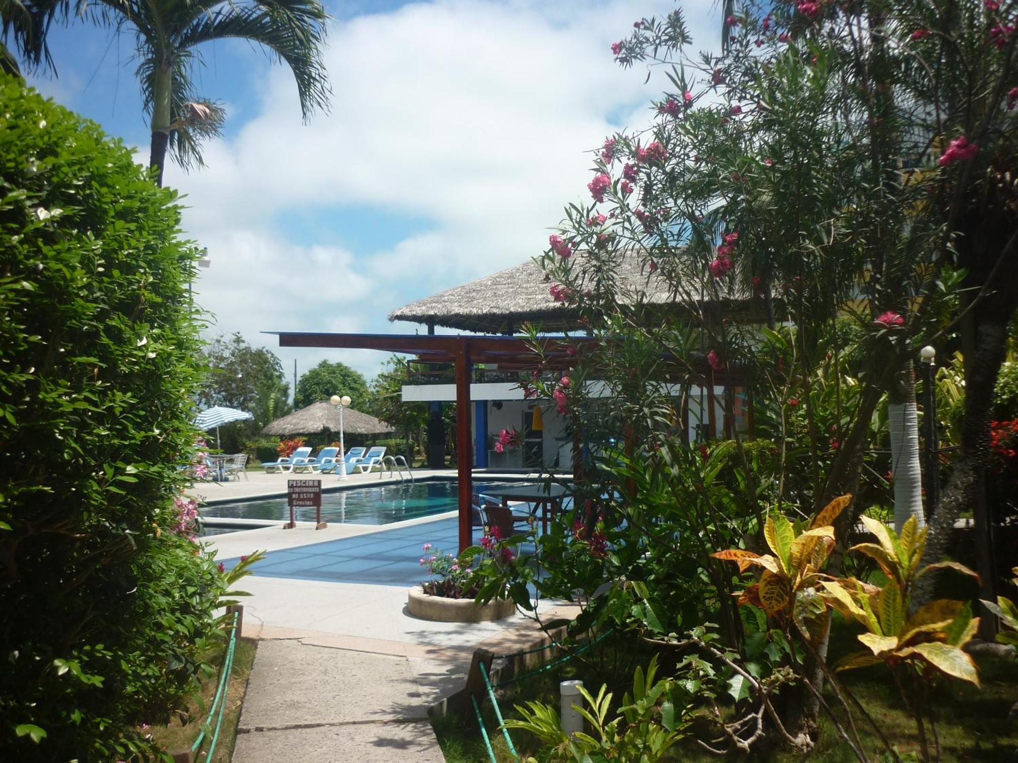 Hotel Puerto Ballesta Tonsupa Bagian luar foto
