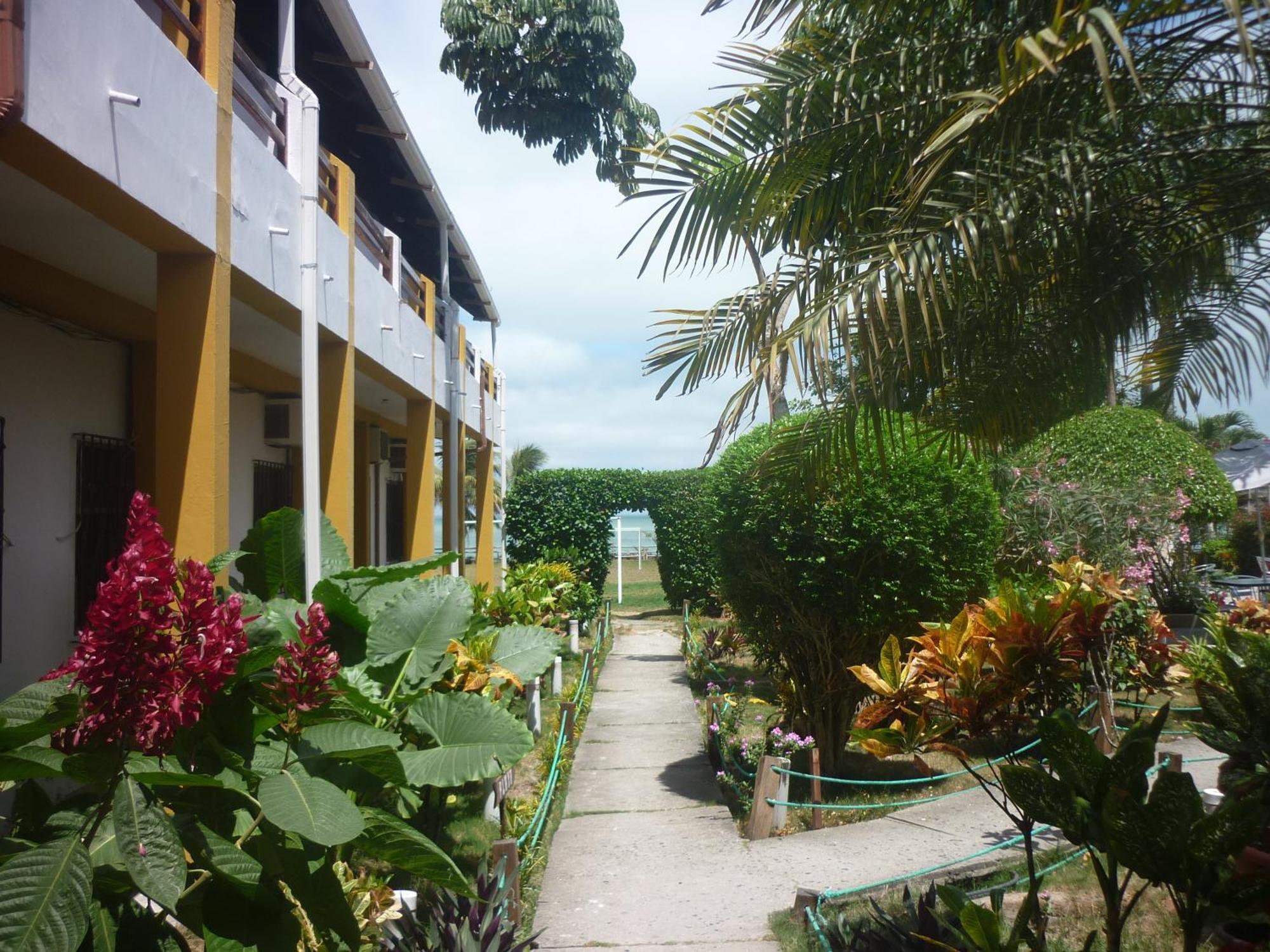 Hotel Puerto Ballesta Tonsupa Bagian luar foto