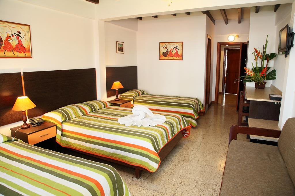 Hotel Puerto Ballesta Tonsupa Bagian luar foto