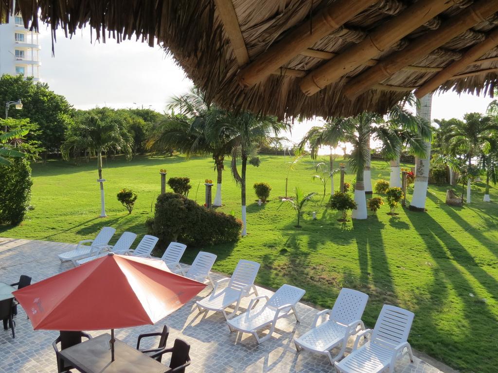 Hotel Puerto Ballesta Tonsupa Bagian luar foto