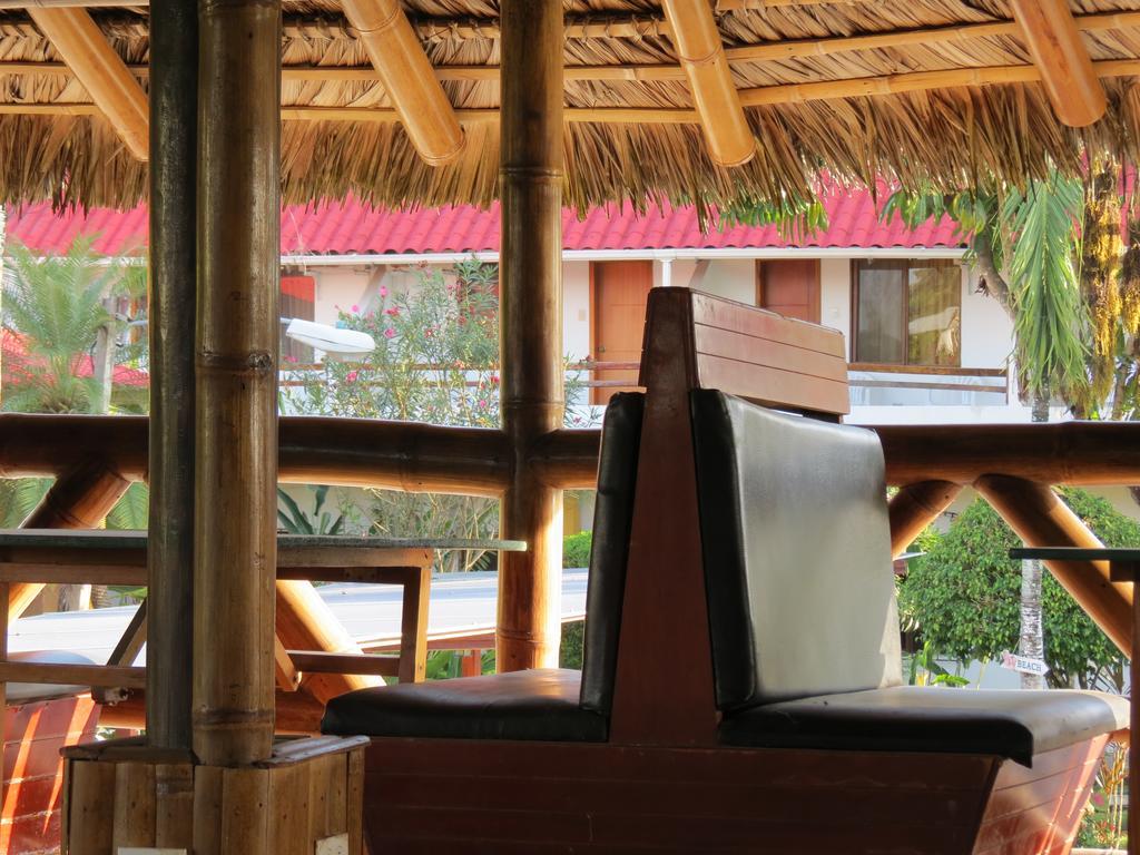 Hotel Puerto Ballesta Tonsupa Bagian luar foto