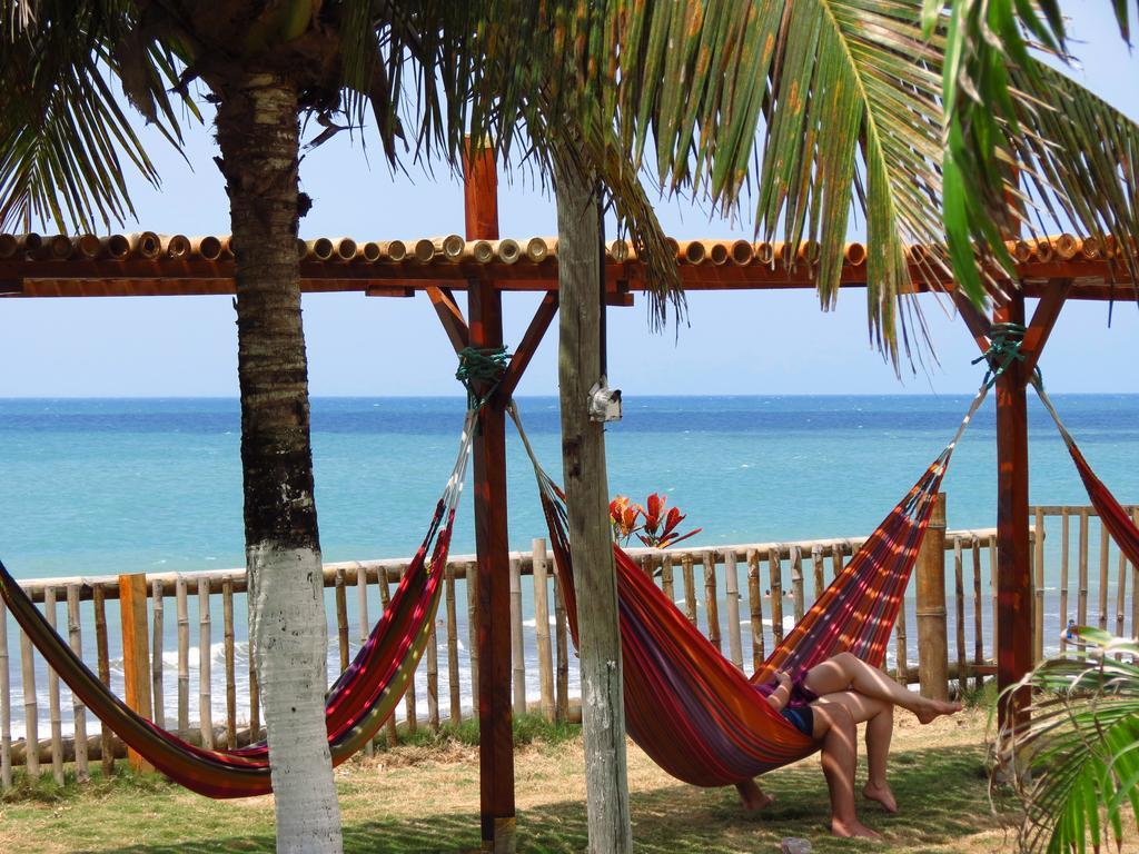 Hotel Puerto Ballesta Tonsupa Bagian luar foto