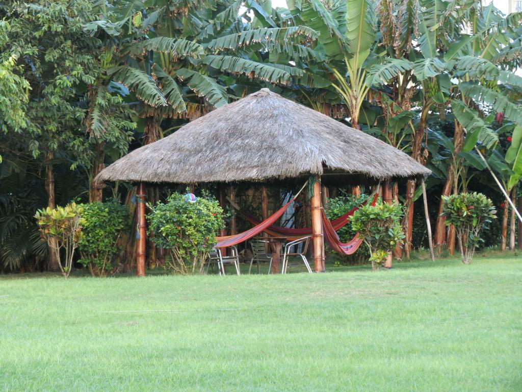 Hotel Puerto Ballesta Tonsupa Bagian luar foto