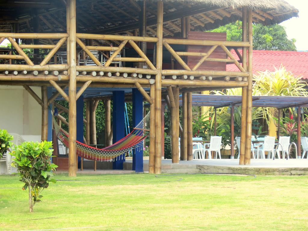 Hotel Puerto Ballesta Tonsupa Bagian luar foto