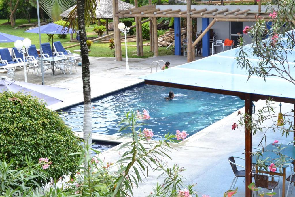 Hotel Puerto Ballesta Tonsupa Bagian luar foto