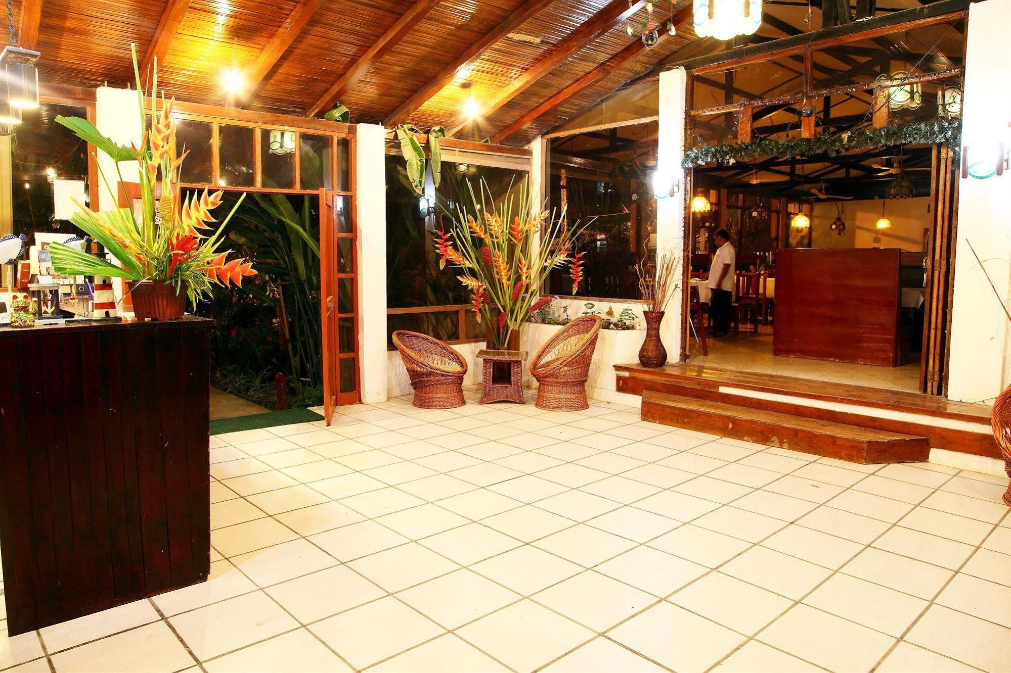 Hotel Puerto Ballesta Tonsupa Bagian luar foto
