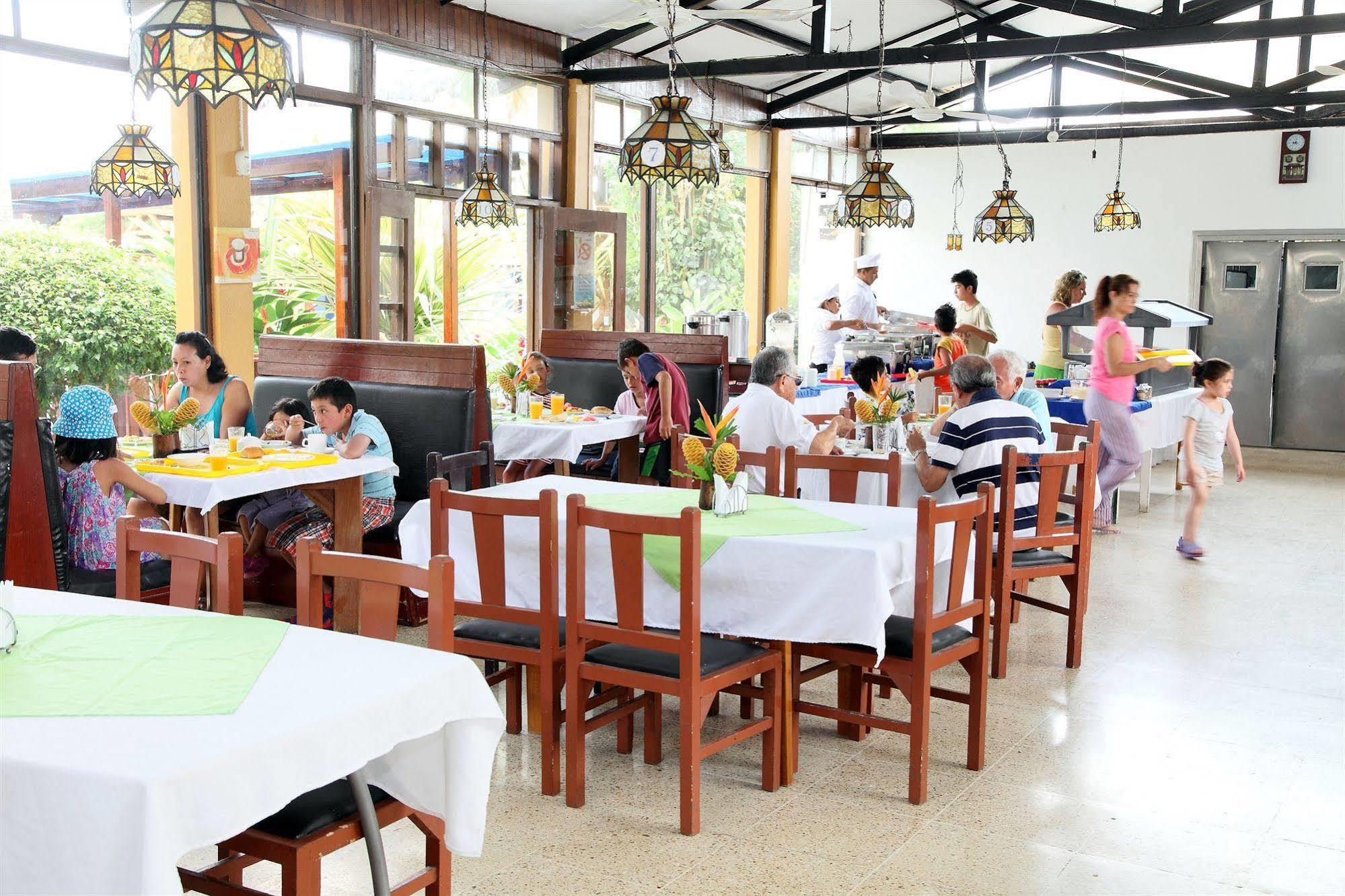 Hotel Puerto Ballesta Tonsupa Bagian luar foto