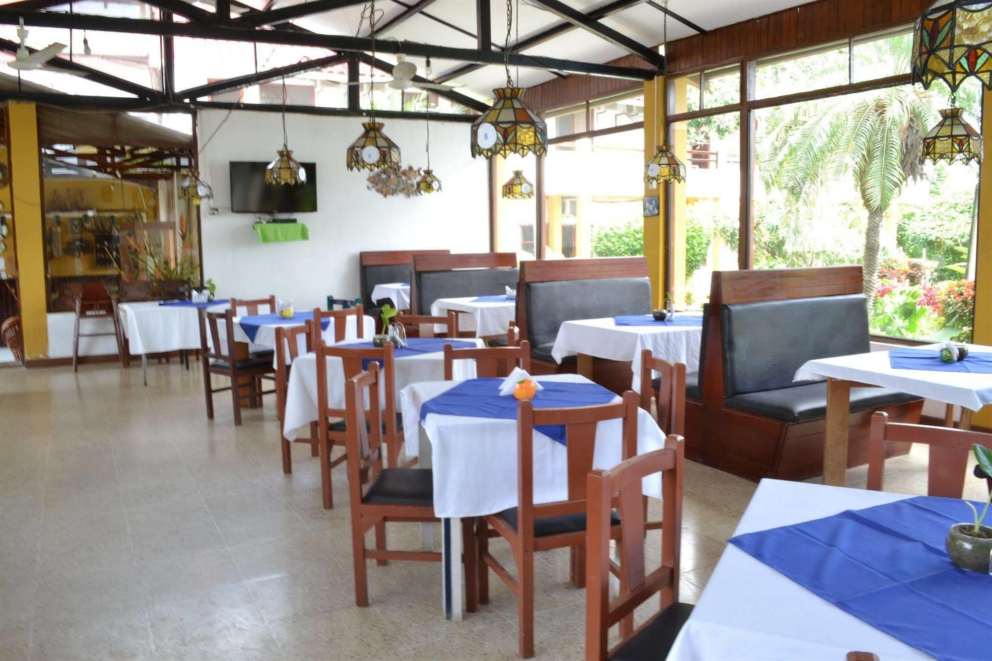 Hotel Puerto Ballesta Tonsupa Bagian luar foto