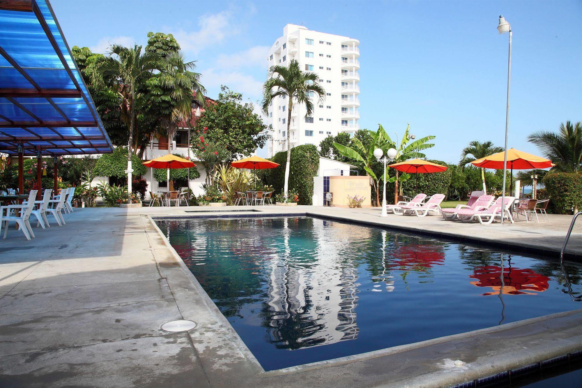 Hotel Puerto Ballesta Tonsupa Bagian luar foto