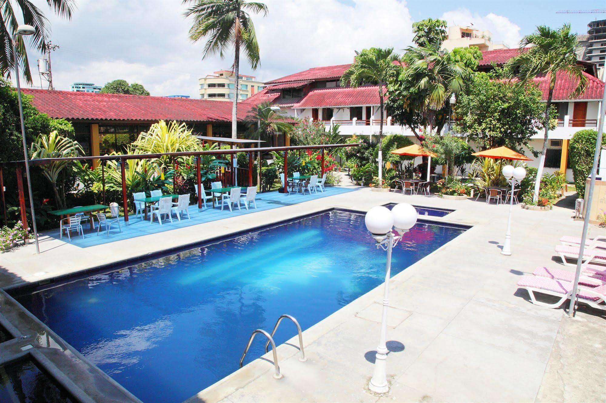 Hotel Puerto Ballesta Tonsupa Bagian luar foto