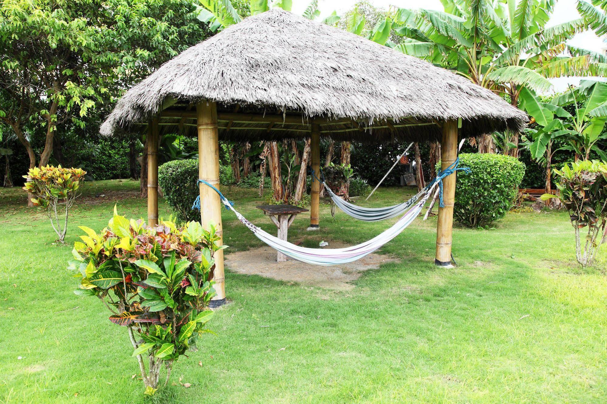 Hotel Puerto Ballesta Tonsupa Bagian luar foto